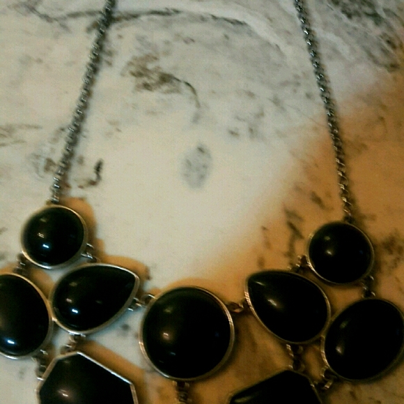 Beautiful black stone statement necklace - Picture 3 of 3